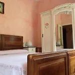 La Tana Del Lupo Apartment *